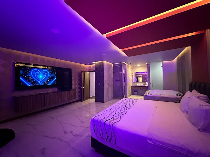 Glow Motel